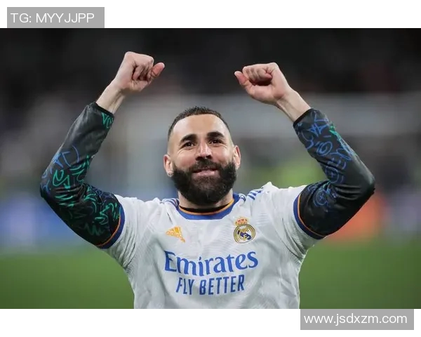 本泽马:从金球奖争夺者到传奇前锋的辉煌历程与未来展望 本泽马:从金球奖争夺者到传奇前锋的辉煌历程与未来展望