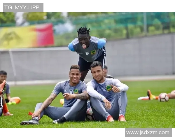 河南建业与恒丰激战正酣比分悬念迭起球迷期待精彩瞬间