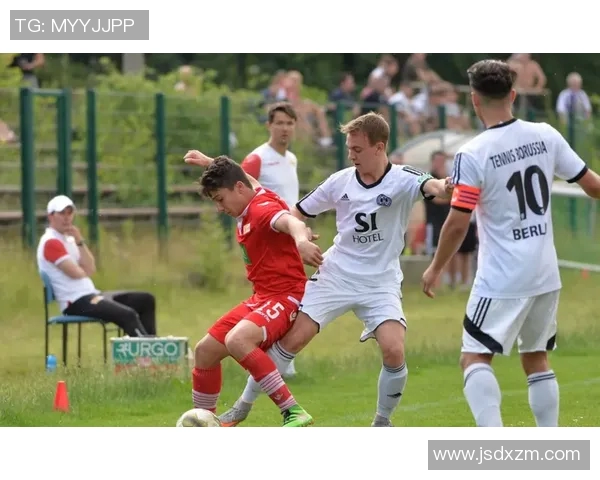 凯泽与柏林联合激战正酣谁能在德乙赛场中笑到最后